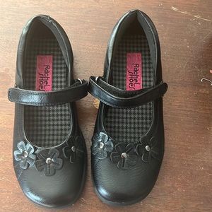 Girls size 12 Mary Jane shoes. Never worn